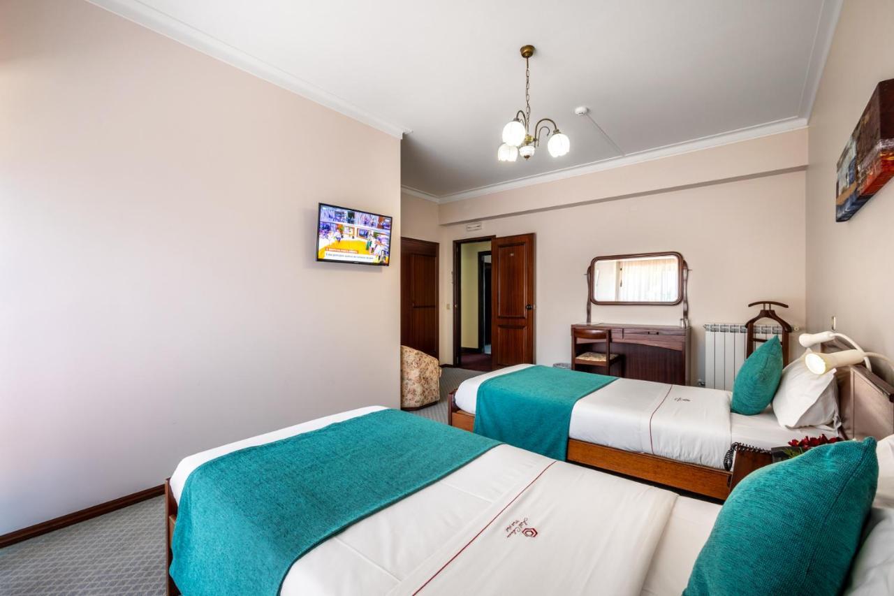 Hotel Colmeia Monte Real Eksteriør bilde