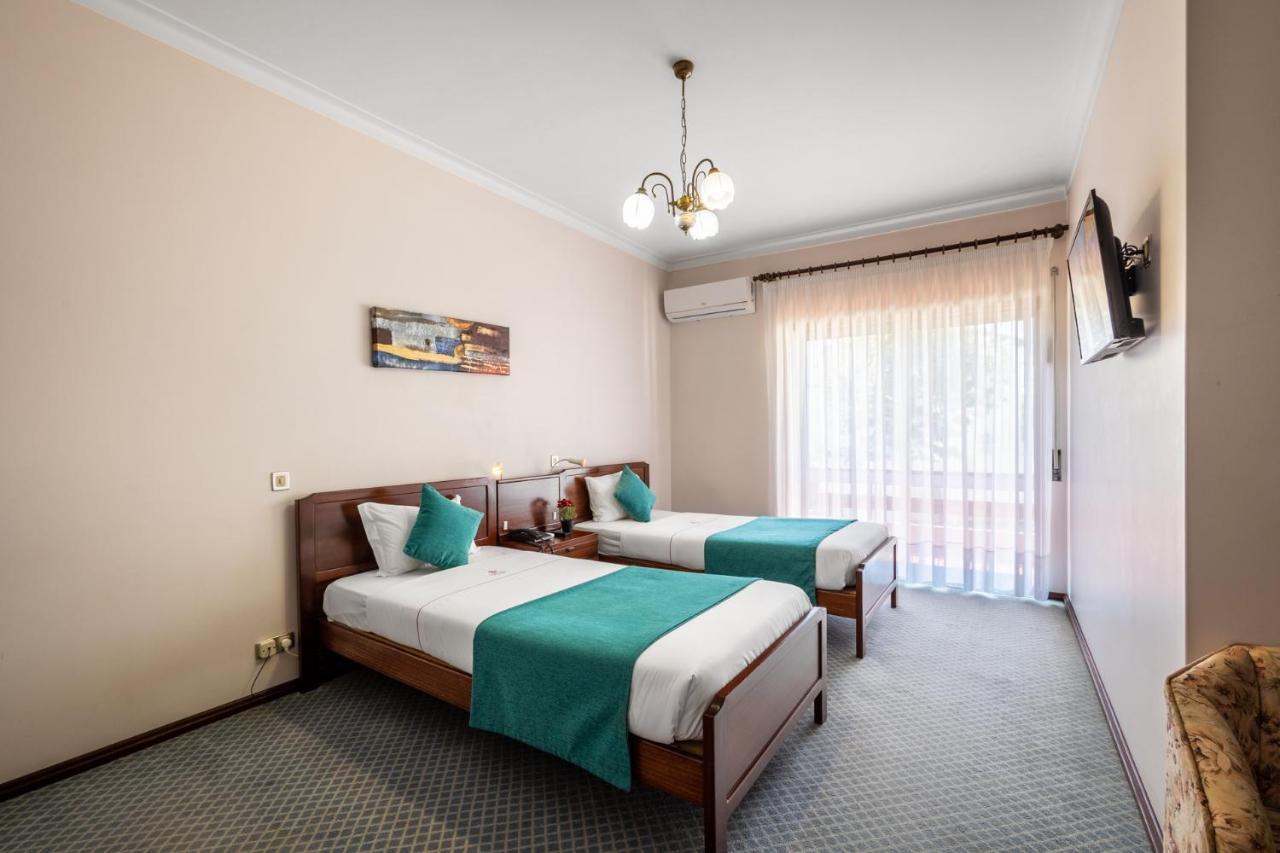 Hotel Colmeia Monte Real Eksteriør bilde