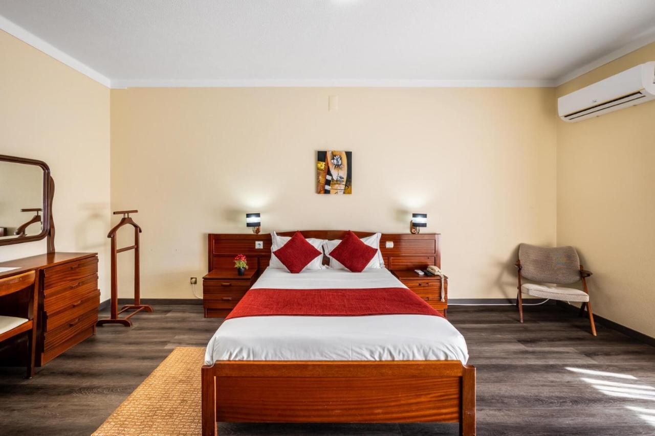 Hotel Colmeia Monte Real Eksteriør bilde